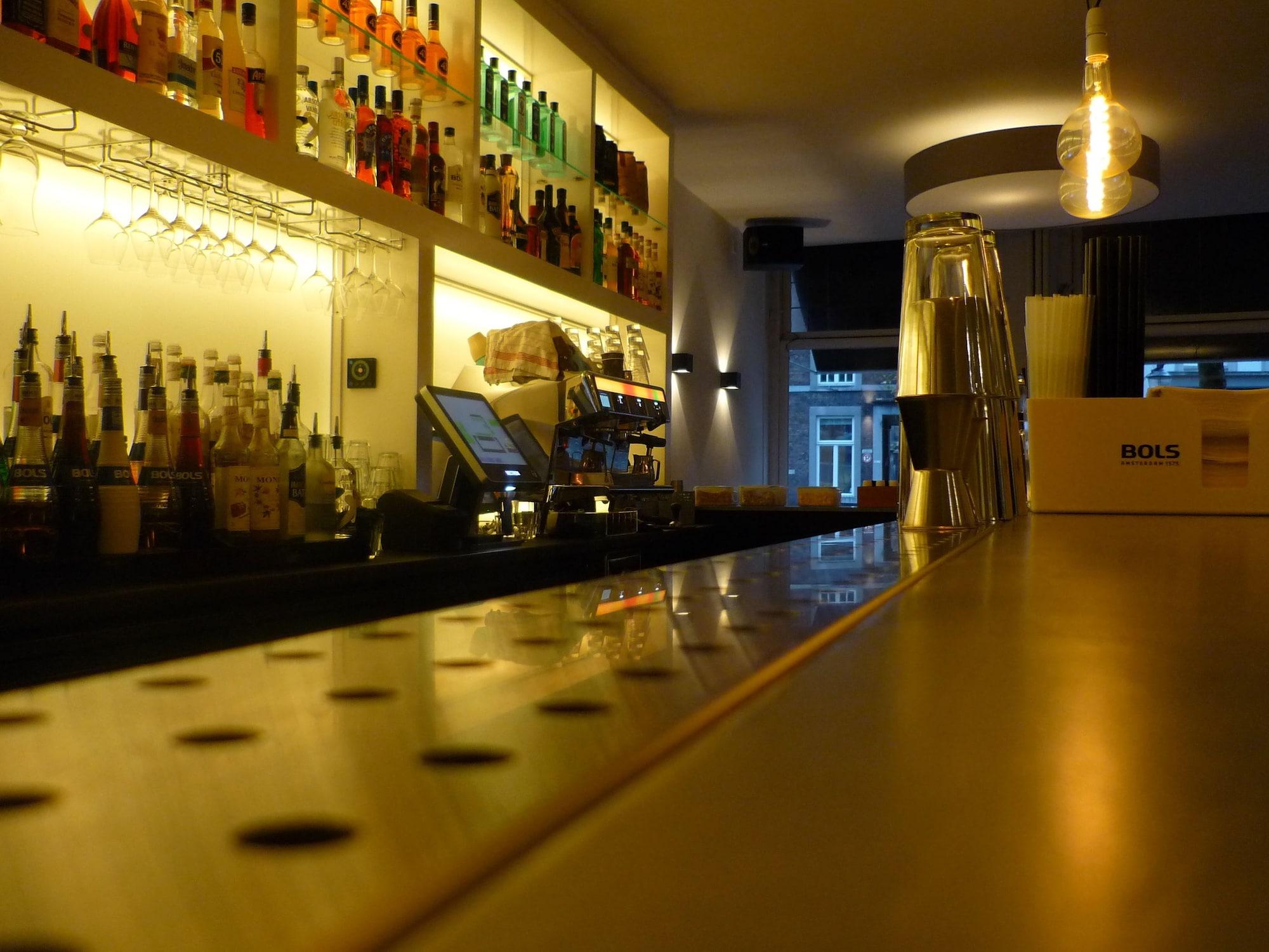 Hotel Beez Maastricht Bagian luar foto