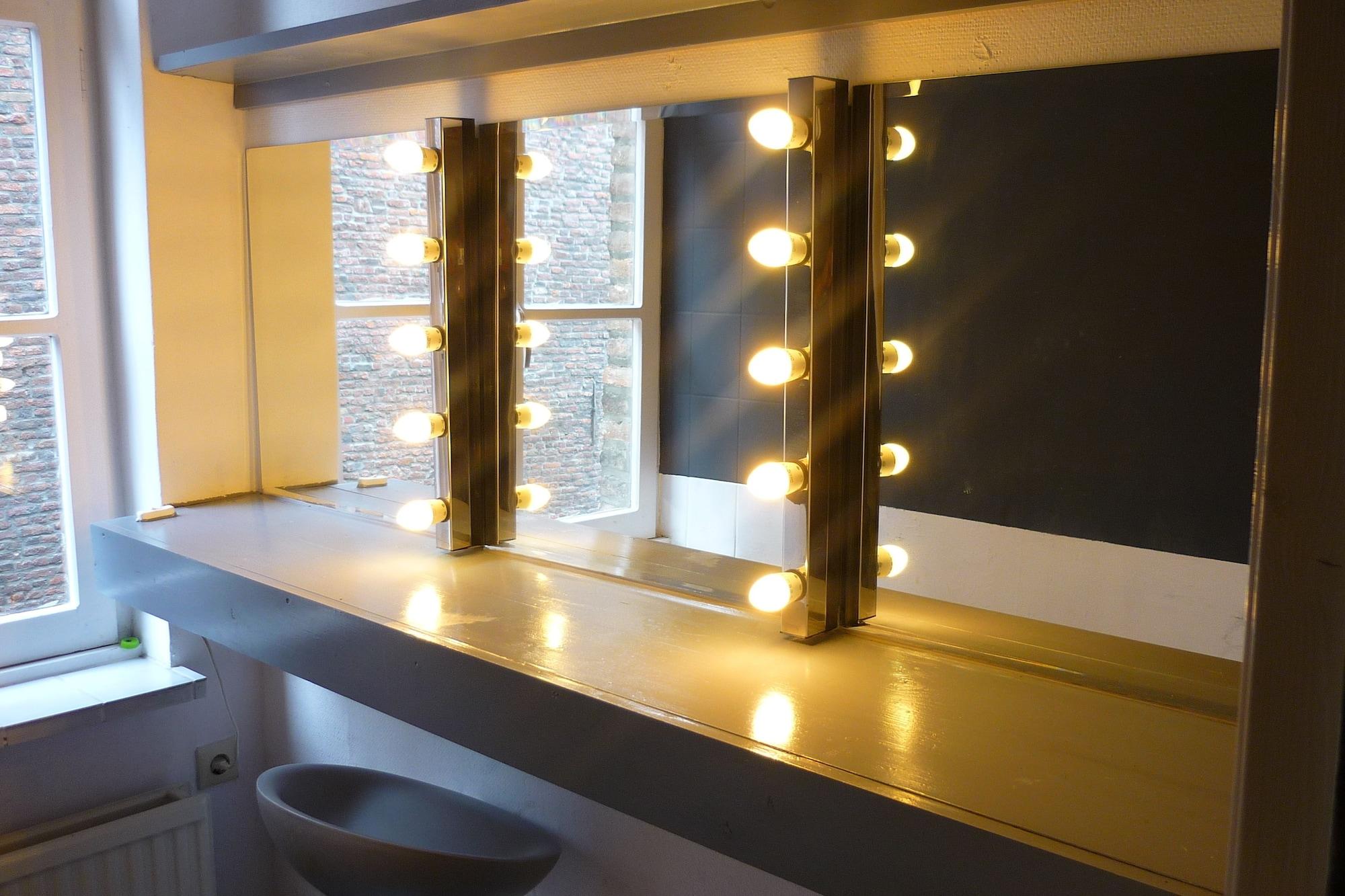 Hotel Beez Maastricht Bagian luar foto