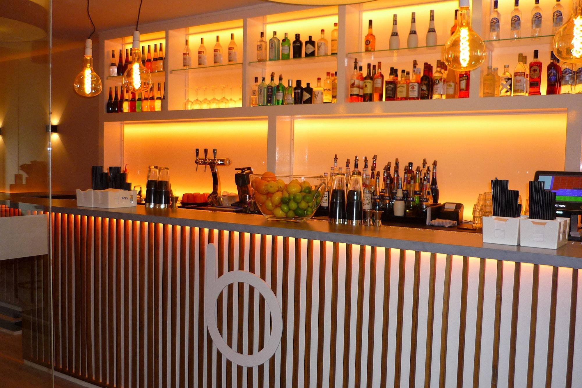 Hotel Beez Maastricht Bagian luar foto