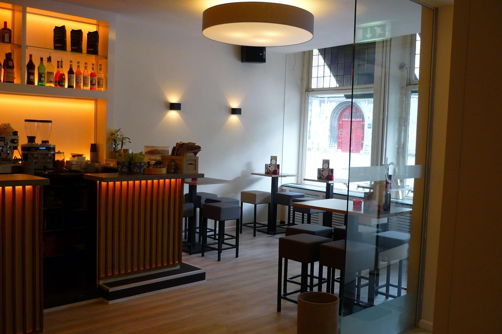 Hotel Beez Maastricht Bagian luar foto
