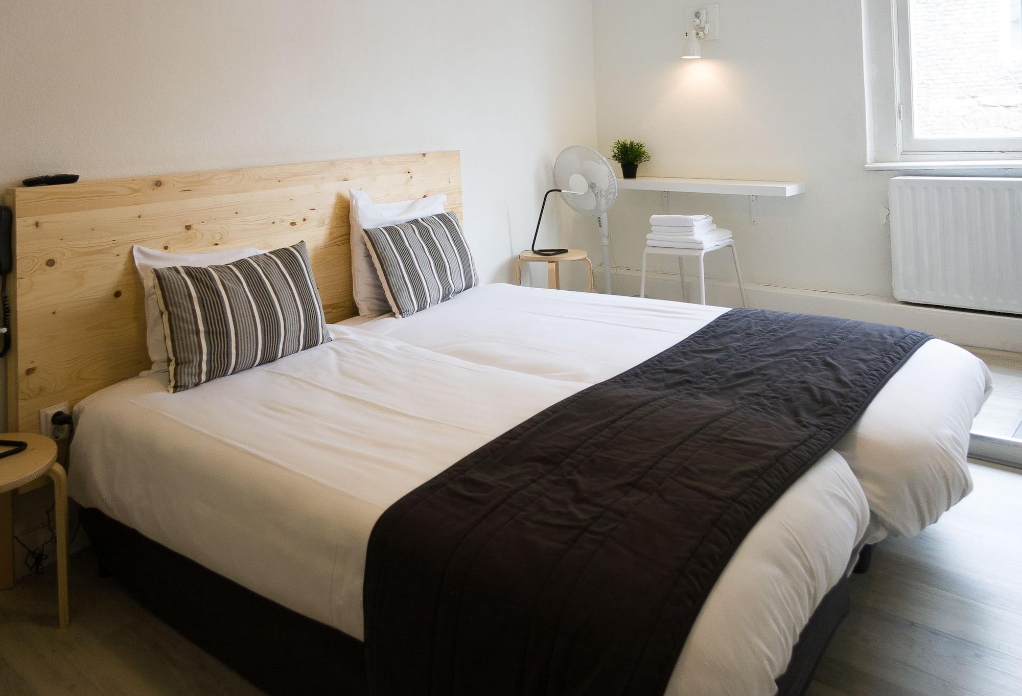 Hotel Beez Maastricht Bagian luar foto