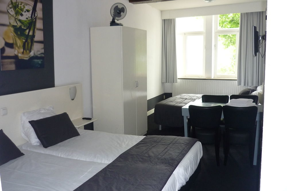 Hotel Beez Maastricht Bagian luar foto